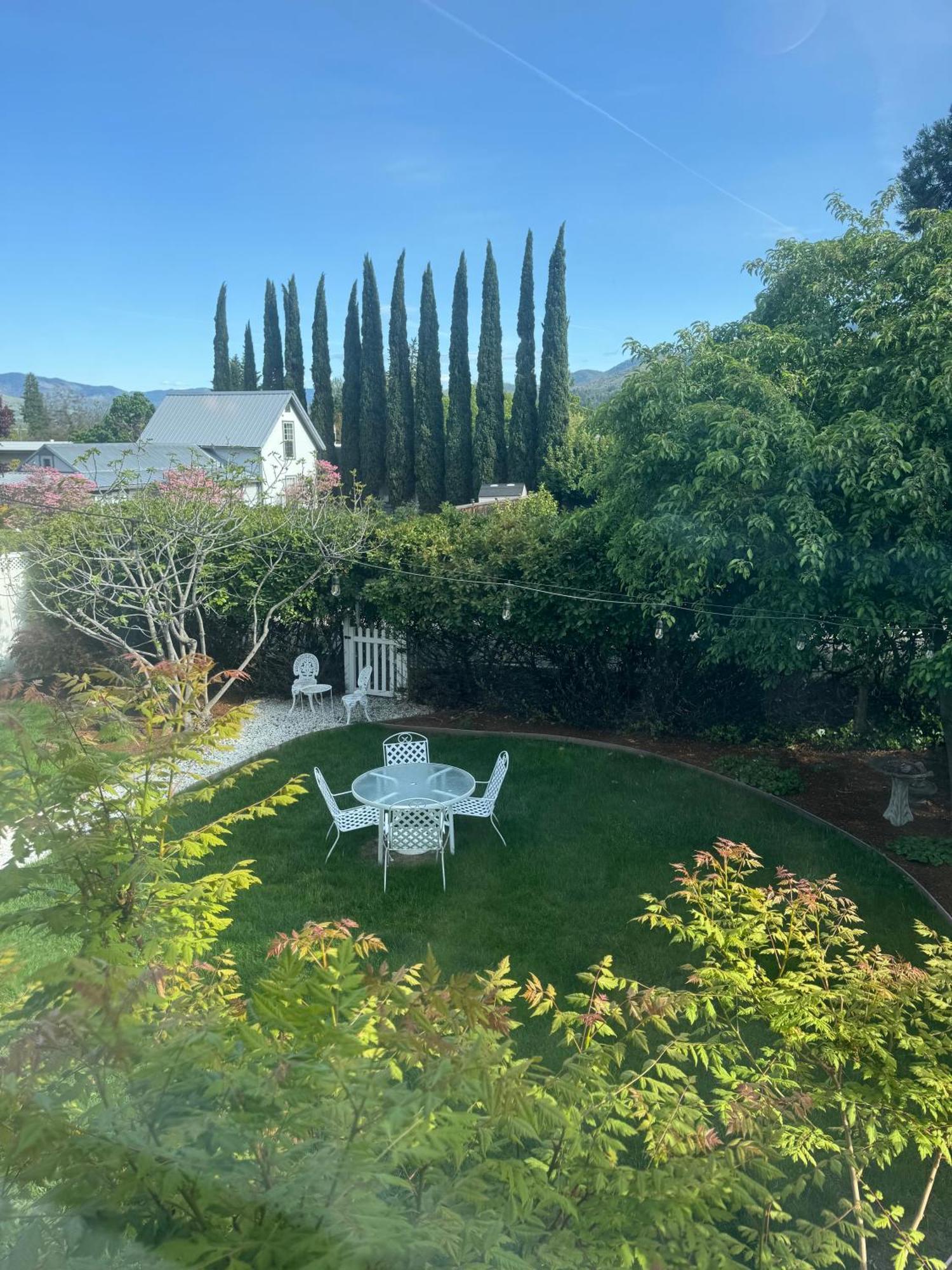 Bayberry Inn B&B And Oregon Wellness Retreat 애쉬랜드 외부 사진